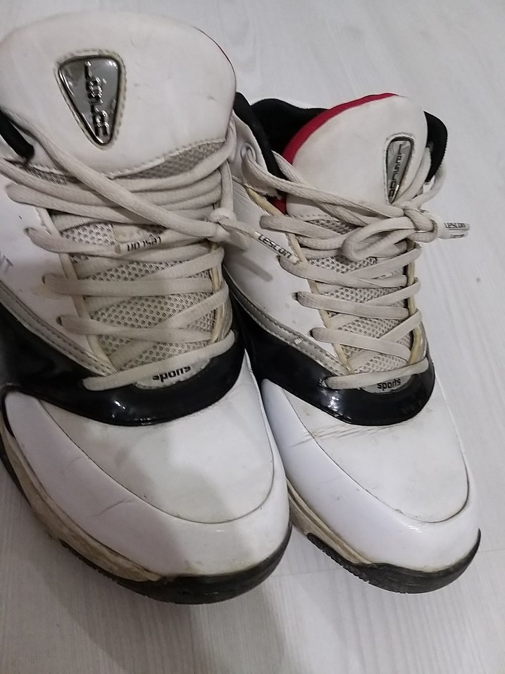 Beyaz Bağcıklı Basketbol Ayakkabısı - Görsel 2