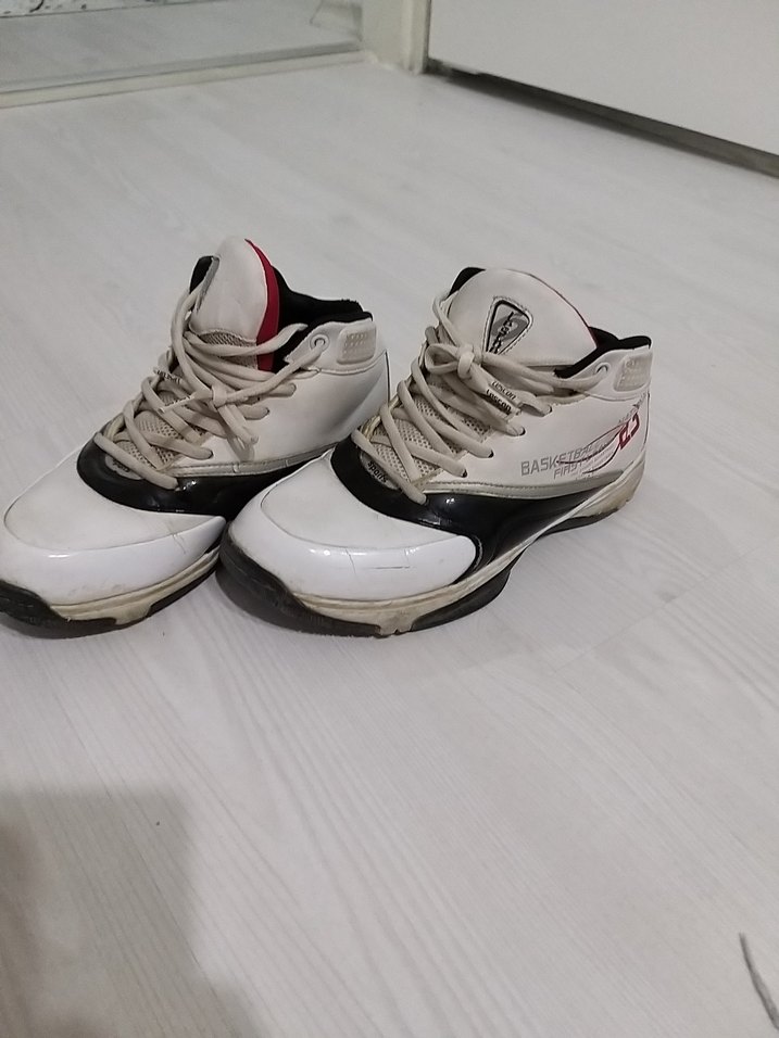 Beyaz Bağcıklı Basketbol Ayakkabısı - Görsel 5