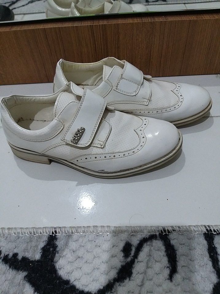 Beyaz Parlak Kemerli Erkek Çocuk Ayakkabısı 35no - Görsel 3