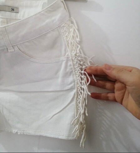 LC Waikiki Beyaz şort