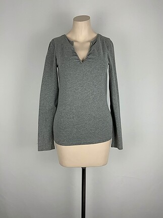 Mango T-shirt %70 İndirimli.
