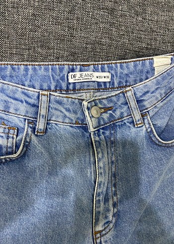 Gri Yırtık Detaylı Mavi Kadın Denim Pantolon - Görsel 2