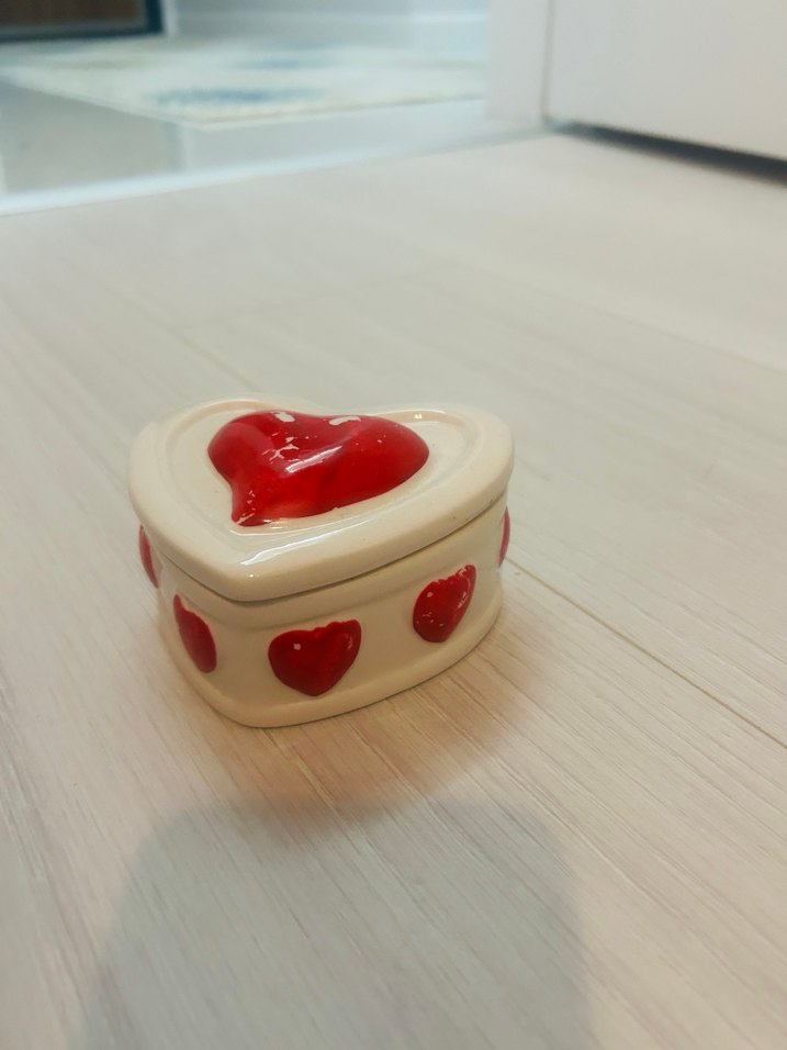 Kalp Şeklinde Renkli Porselen kutu - Görsel 2