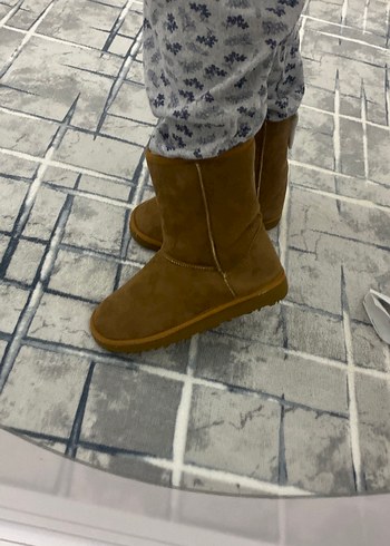 Ugg Kahverengi Süet Tüylü Stiletto Topuklu Bot
