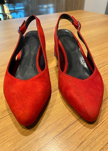 Kırmızı Süet Tokalı Kadın Topuklu Ayakkabı (No:38) - Görsel 3