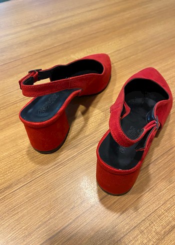 Kırmızı Süet Tokalı Kadın Topuklu Ayakkabı (No:38) - Görsel 9