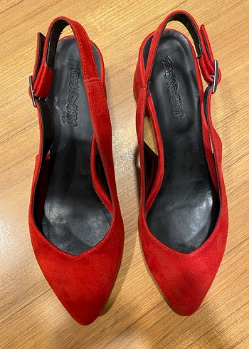 Kırmızı Süet Tokalı Kadın Topuklu Ayakkabı (No:38) - Görsel 5