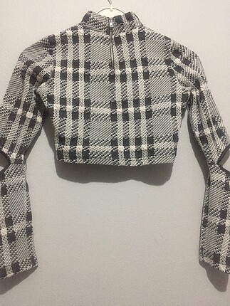 Dekolteli crop