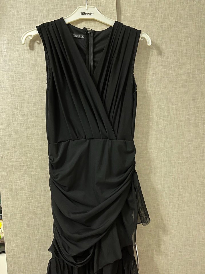 Siyah tül detaylı elbise - Görsel 3