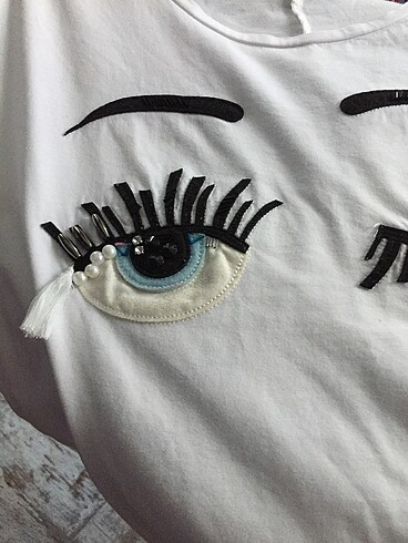 Beyaz tshirt