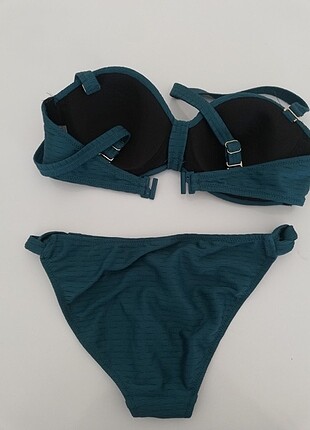 LC Waikiki Bikini takımı