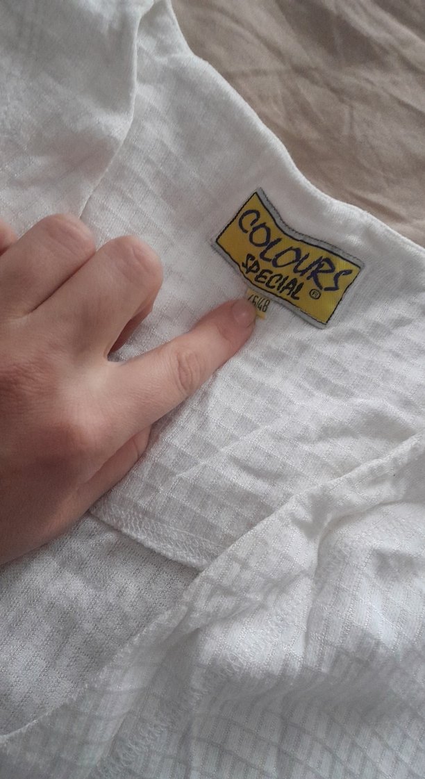 Beyaz Keten V Yaka Düğmeli Hamile Gömleği - Görsel 3