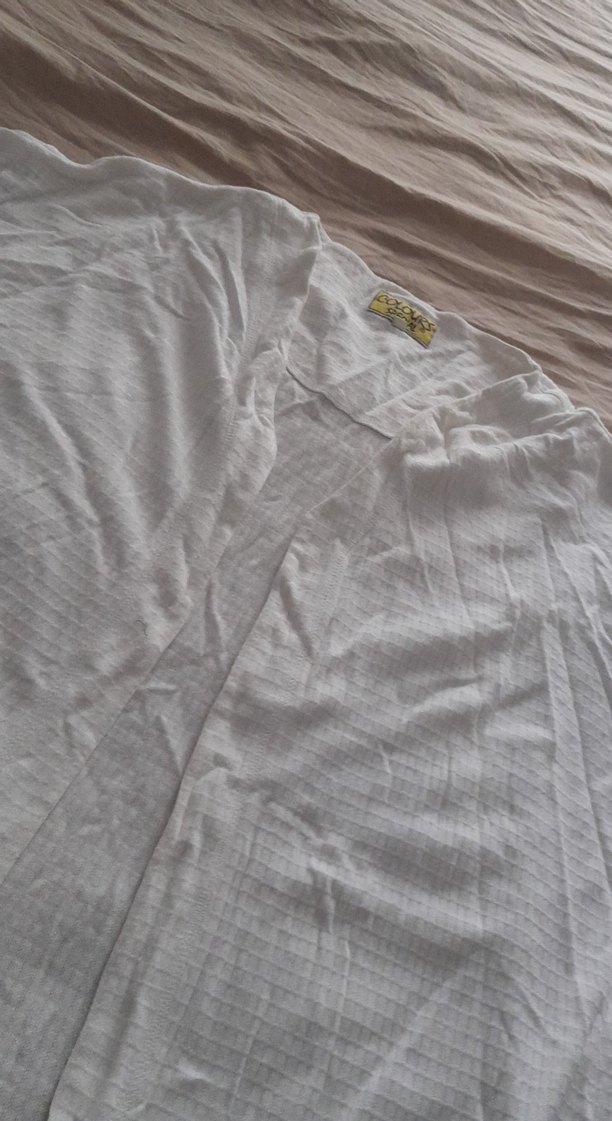 Beyaz Keten V Yaka Düğmeli Hamile Gömleği - Görsel 2