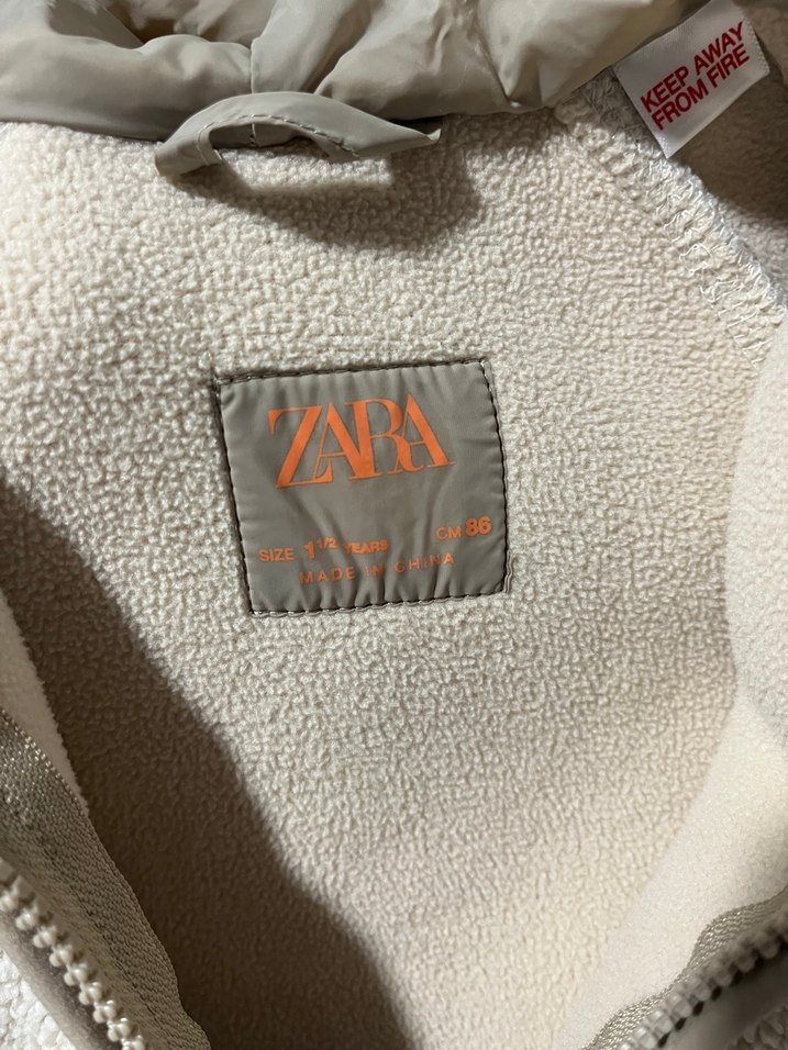 Bej Kapüşonlu Erkek Çocuk Kürk Detaylı Mont - Görsel 2