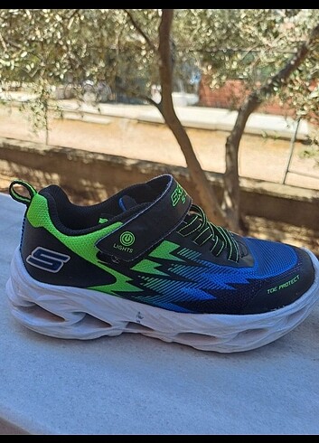 33 Beden mavi Renk Skechers yepyeni sorunsuz
