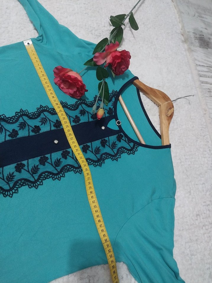 Uzun Kollu Turkuaz Nakışlı Kadın Bluz - Görsel 4