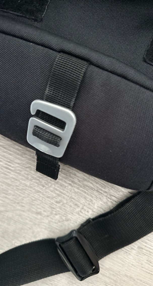 Orjinal columbia çanta iki sezon kullanıldı yenisi çok pahalı - Görsel 3