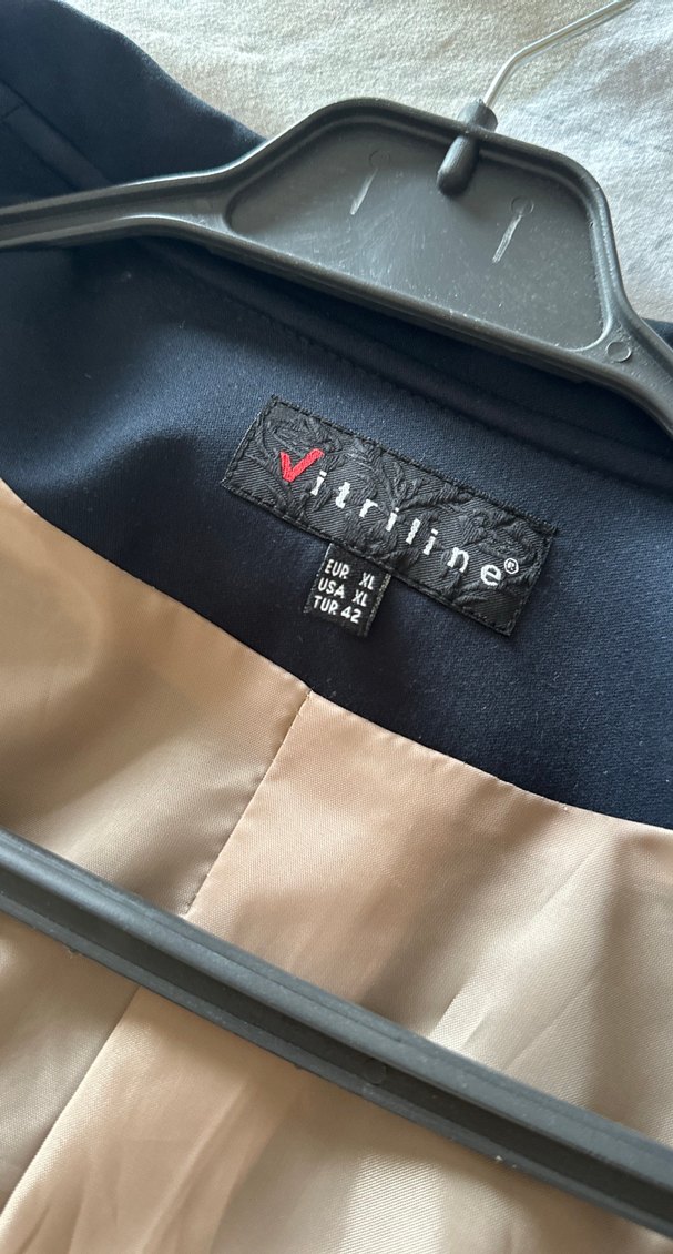 Lacivert takım tam resminirtamlar
İçin kaliteli şık mağaza
Mali - Görsel 3