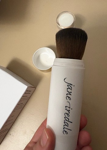 Jane Iredale Parlatıcı Altın Renkli Pudra güneş koruyucu - Görsel 4