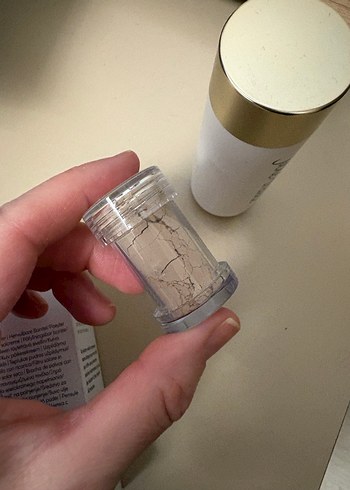 Jane Iredale Parlatıcı Altın Renkli Pudra güneş koruyucu - Görsel 3