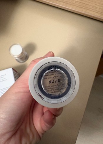 Jane Iredale Parlatıcı Altın Renkli Pudra güneş koruyucu - Görsel 2