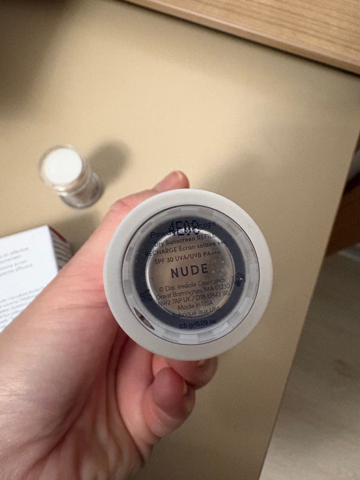 Jane Iredale Parlatıcı Altın Renkli Pudra güneş koruyucu - Görsel 2