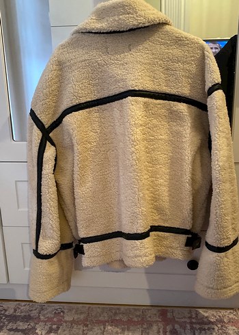 Bej Peluş Kadın Ceket Siyah Detaylı - Görsel 4