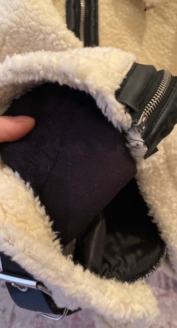 Bej Peluş Kadın Ceket Siyah Detaylı - Görsel 3