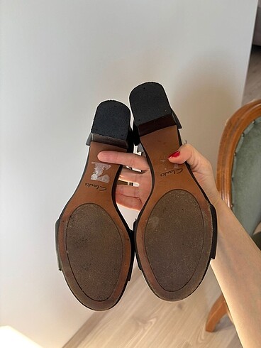 38 Beden siyah Renk Clarks İngiliz deri sandalet