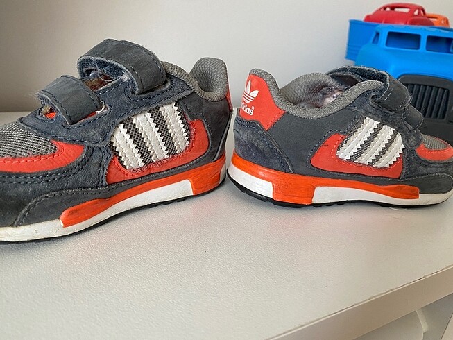 21 Beden gri Renk Adidas 21 numara bebek spor ayakkabı