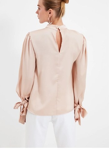 Bej Yüksek Yakalı Uzun Kollu Kadın Bluz - Görsel 3