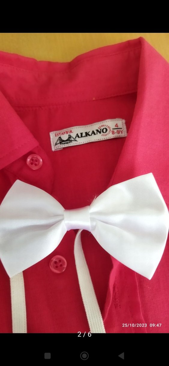 Kırmızı Gömlek ve Beyaz Pantolon Takım - Görsel 2