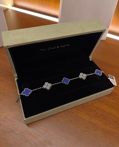 Beden mavi Renk Van Cleef Arpels