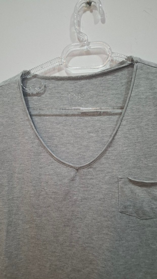 Gri V Yaka Keten Kadın Tişört - Görsel 4