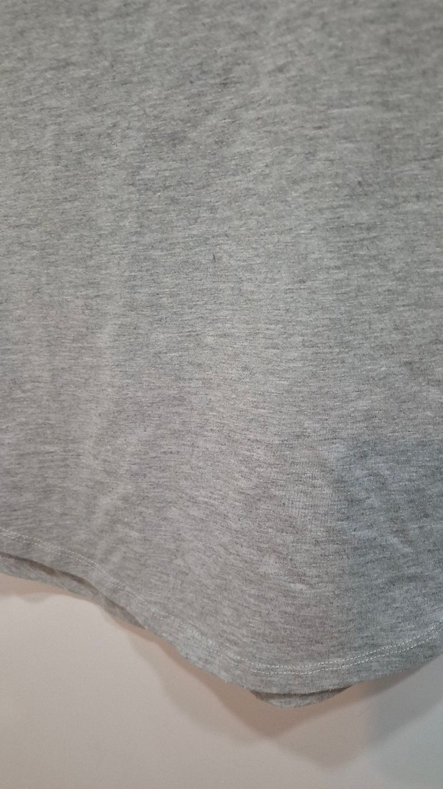 Gri V Yaka Keten Kadın Tişört - Görsel 5