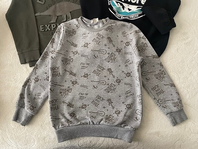 6 Yaş Beden 3 adet sweatshirt
