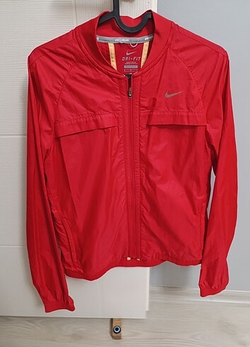 Nike yağmurluk 
