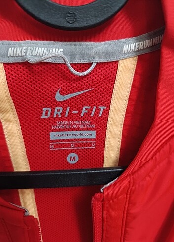 s Beden kırmızı Renk Nike yağmurluk 