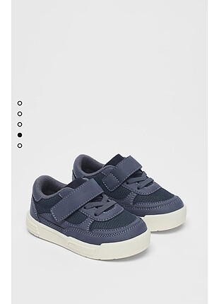 Zara etiketli sneaker
