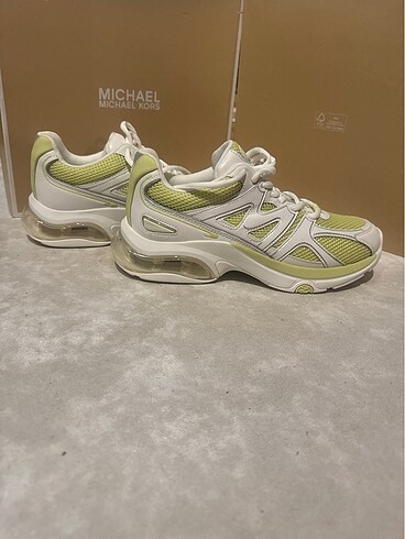 39,5 Beden sarı Renk Micheal kors yeni spor ayakkabı