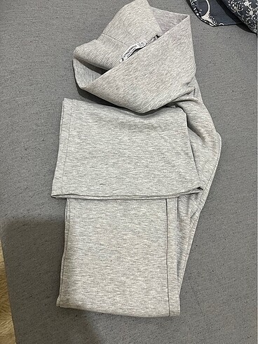 xs Beden Stradivarius İspanyol Paça Pantolon