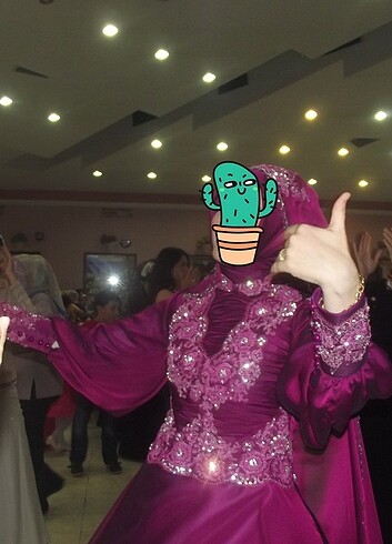Abiye ürün bir kere giyildi 
