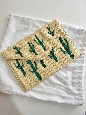 Mango Clutch