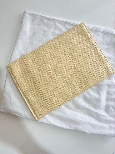 Mango Mango Clutch