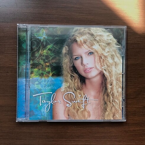 Taylor Swift Debut CD Albümü