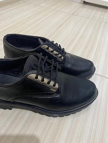 tabanlı siyah ayakkabı