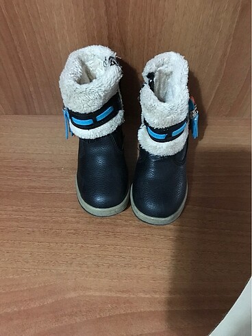 22 Beden İçi yünlü bot