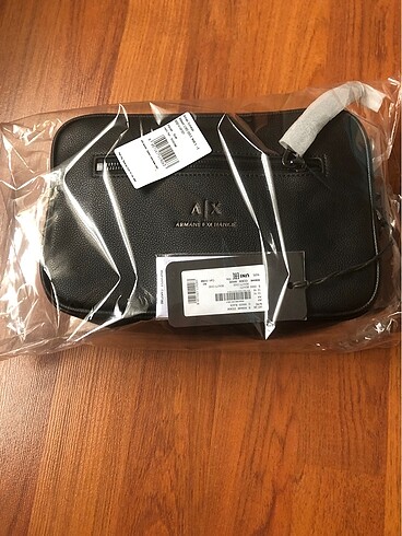 Armani Exchange el çantası