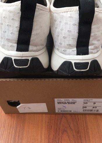43 Beden beyaz Renk The north face 43 numara ayakkabı