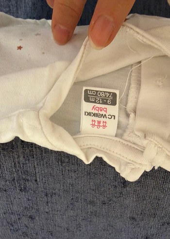 LCW Kız Çocuk Beyaz Uzun Kollu Fırfırlı Tişört - Görsel 3